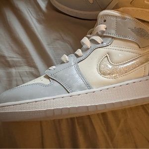 Air Jordan 1 Mid SE GS 'Glitter Swoosh